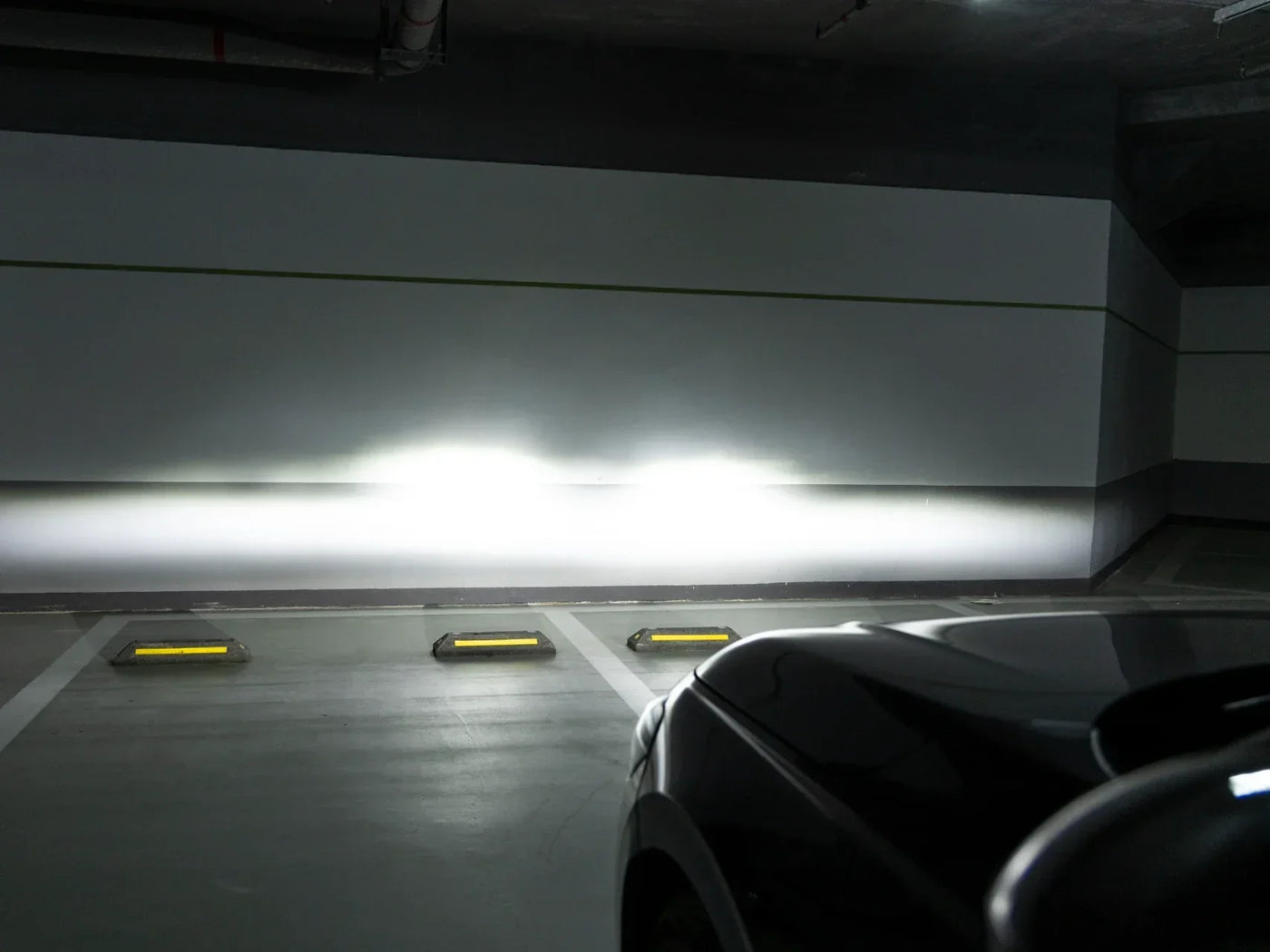 Cool headlight bulbs with 6500K LED color temperature for modern car lighting